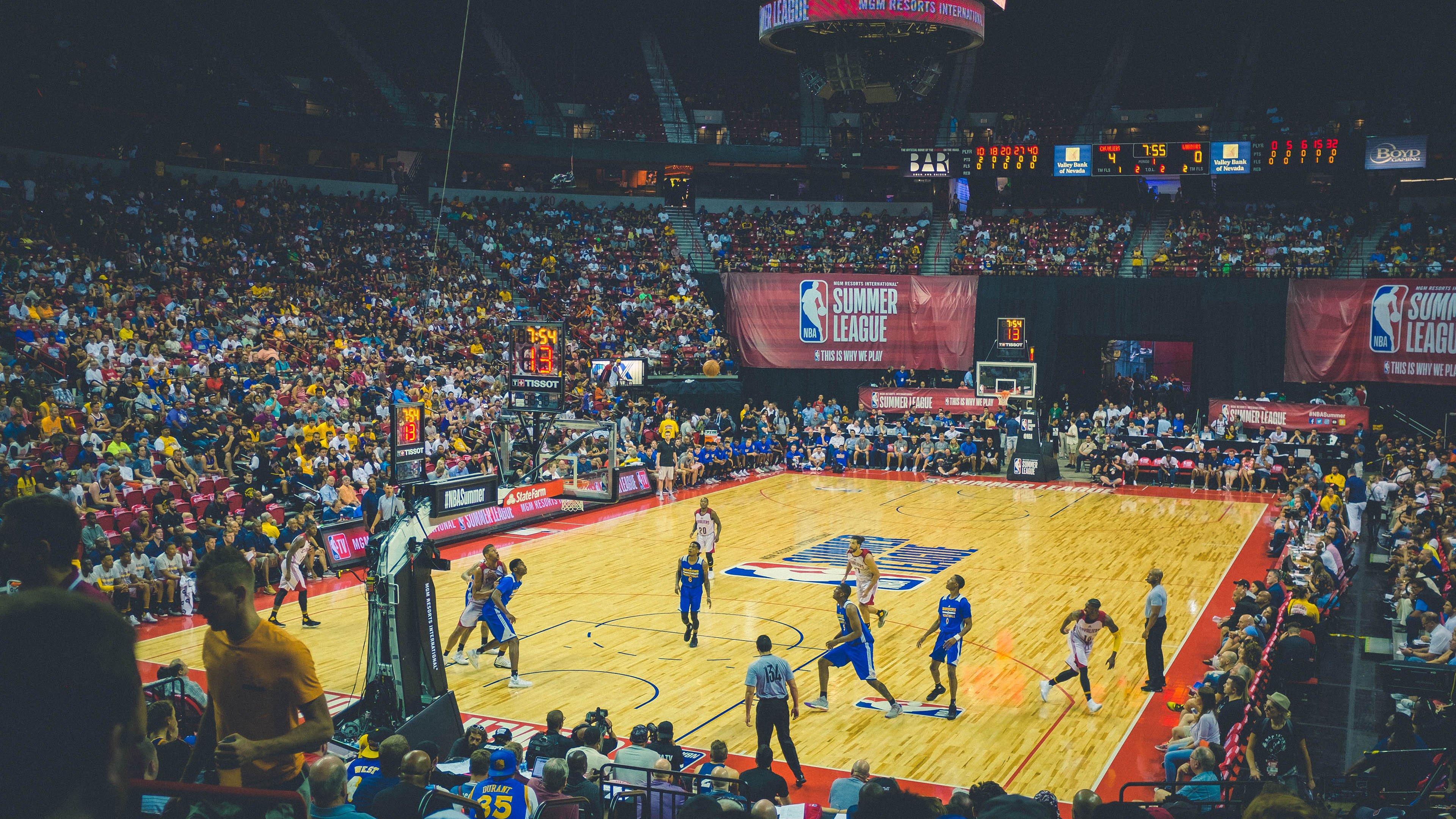 冠军球队举行盛大庆祝活动